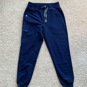 Navy Fig set that is in great shape. They are joggers and are a size medium.